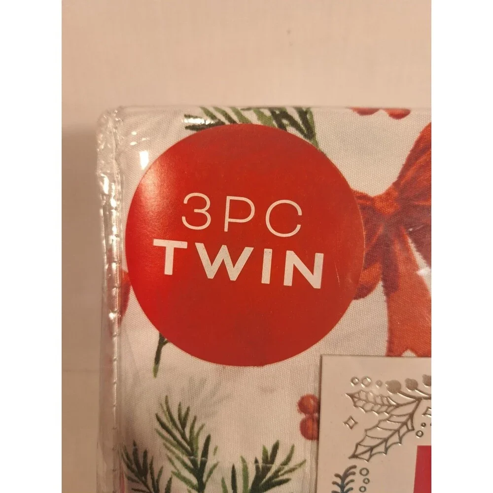 Home For The Holidays twin sheet set Red Bows, Holly Berries Brand new